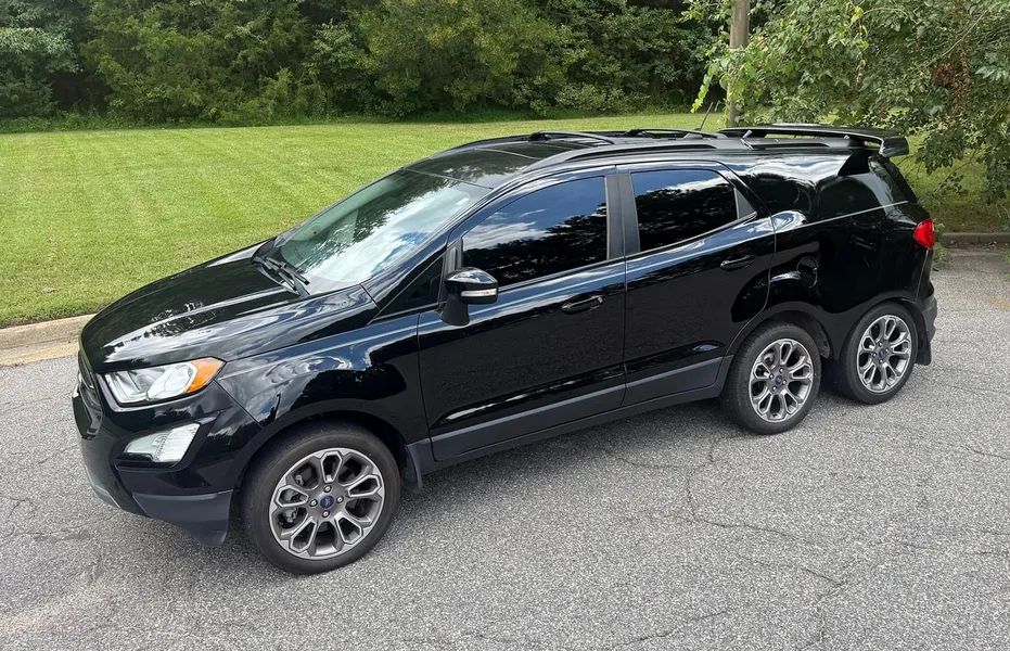 Ford EcoSport s šestimi kolesi - zato, ker lahko! Ford EcoSport s šestimi kolesi - zato, ker lahko!