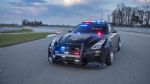 Ko se Nissan GT-R prelevi policijsko patruljno vozilo - fotografija 2