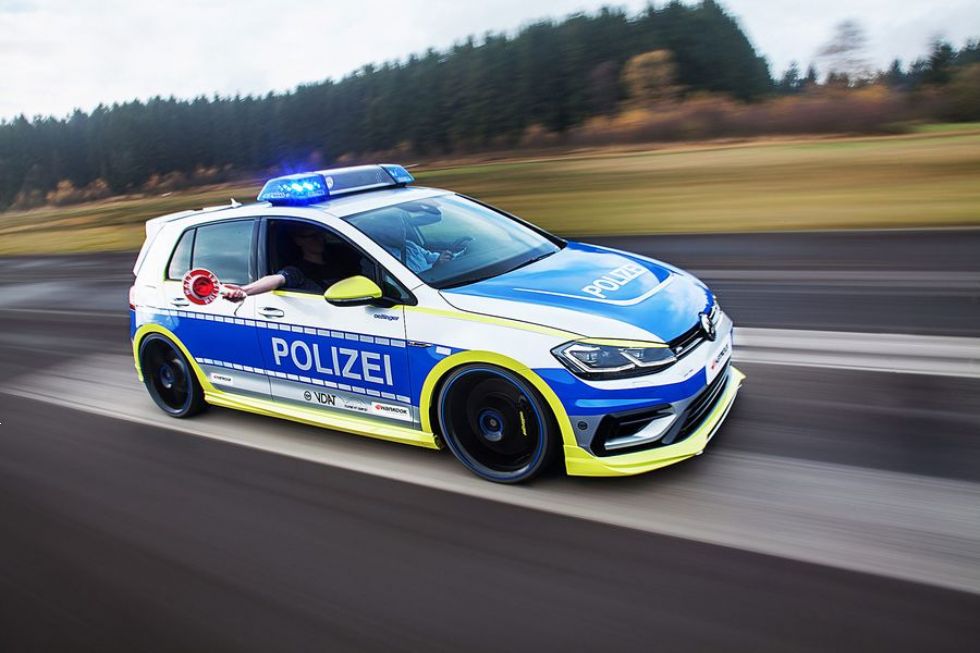 Policijski mišičnjak s 400 konji Policijski mišičnjak s 400 konji