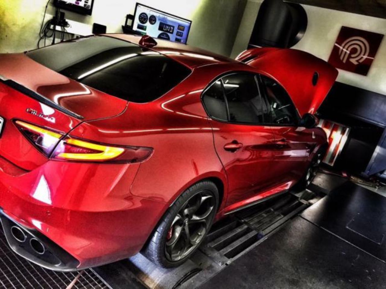 Giulia Quadrifoglio s 612 konji, a meja še ni dosežena Giulia Quadrifoglio s 612 konji, a meja še ni dosežena