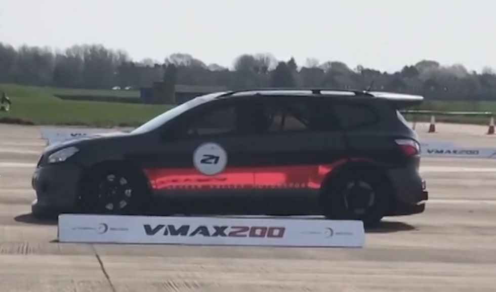 Spoznajte terenskega Nissana, ki gre do 382 km/h Spoznajte terenskega Nissana, ki gre do 382 km/h