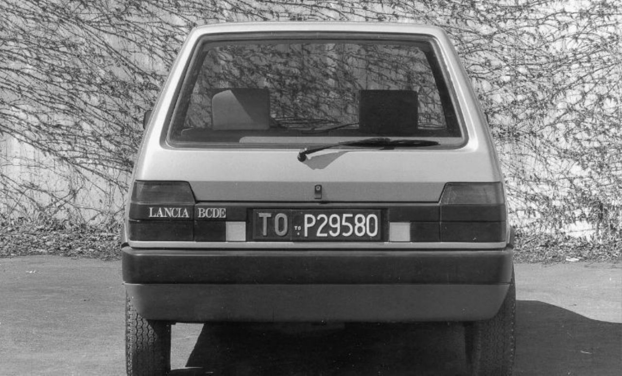 Priljubljen Fiat, ki bi moral biti Lancia Priljubljen Fiat, ki bi moral biti Lancia