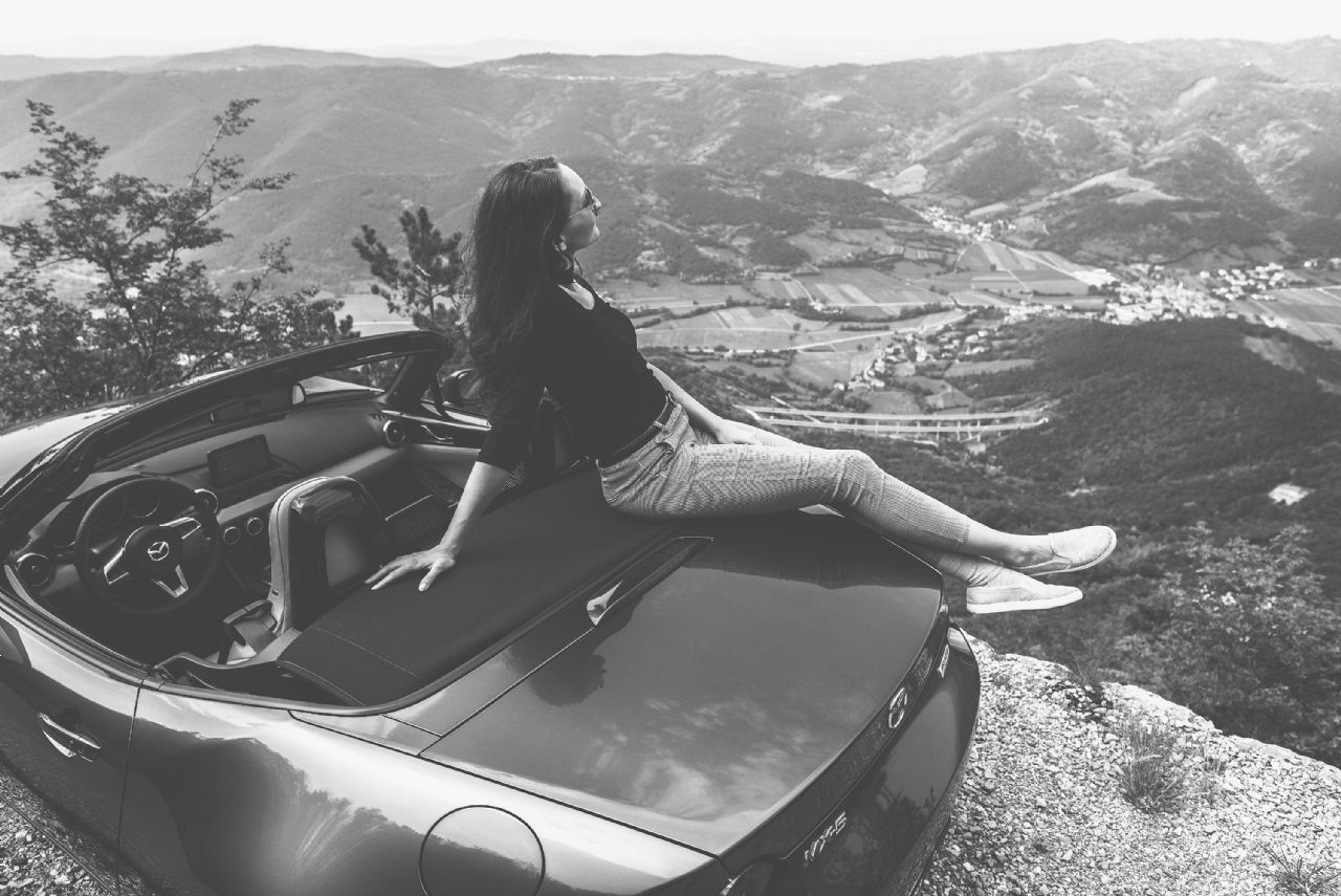 Kako se z Mazdo MX-5 ujame nežna fotografska roka