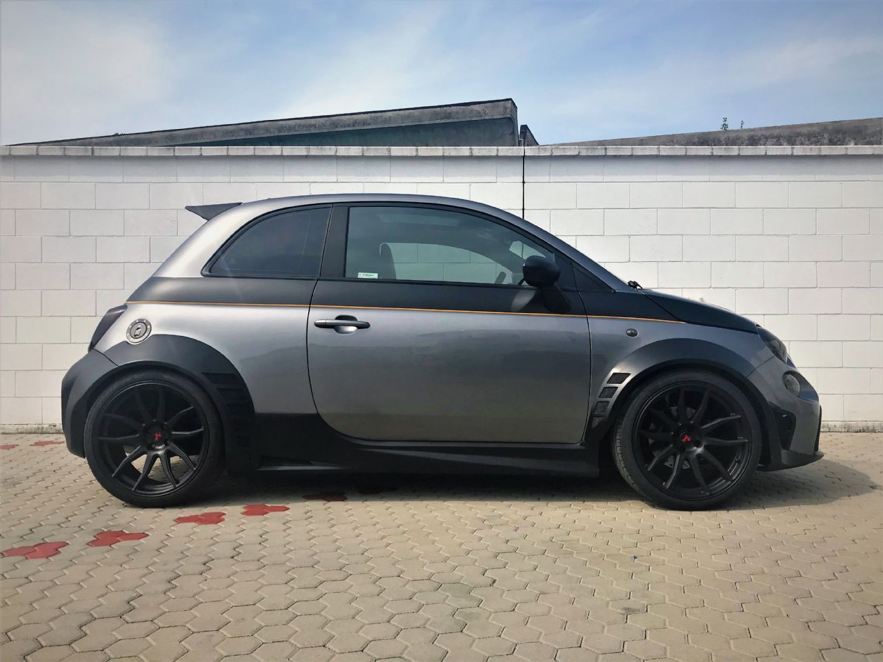 Še en super mini posebnež 