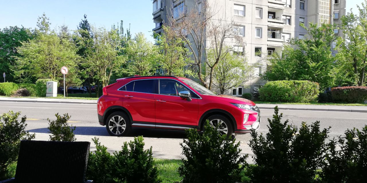 Tisti drugačen SUV Tisti drugačen SUV