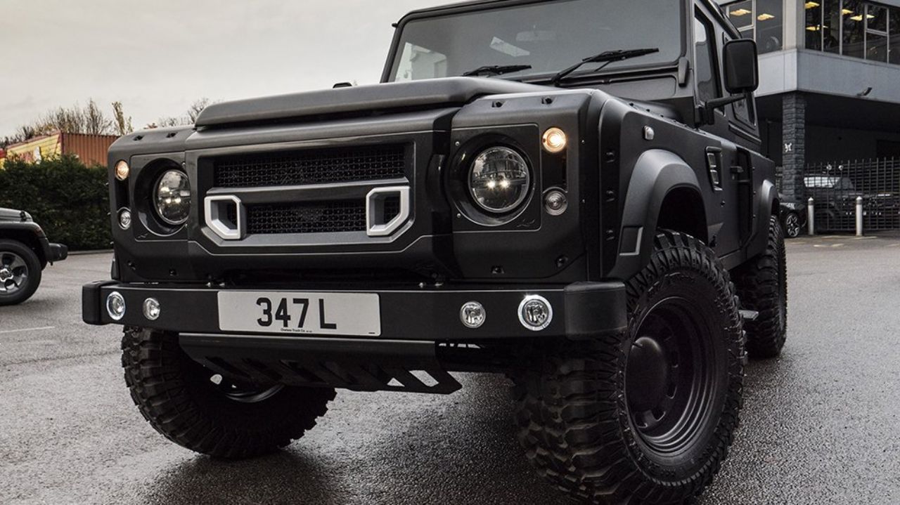 Defender padel pod Kahnov nož Defender padel pod Kahnov nož
