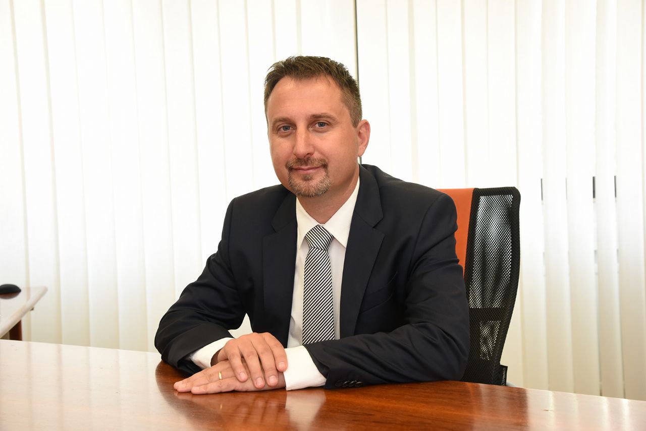 Vedno večjo težavo v prometu predstavljajo pametni telefoni
