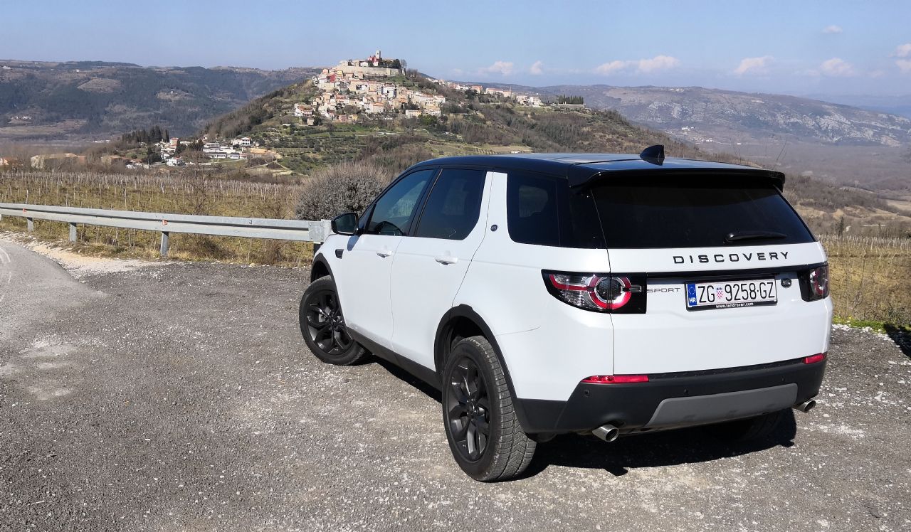 Kompaktni SUV za od tu do tam in še naprej Kompaktni SUV za od tu do tam in še naprej
