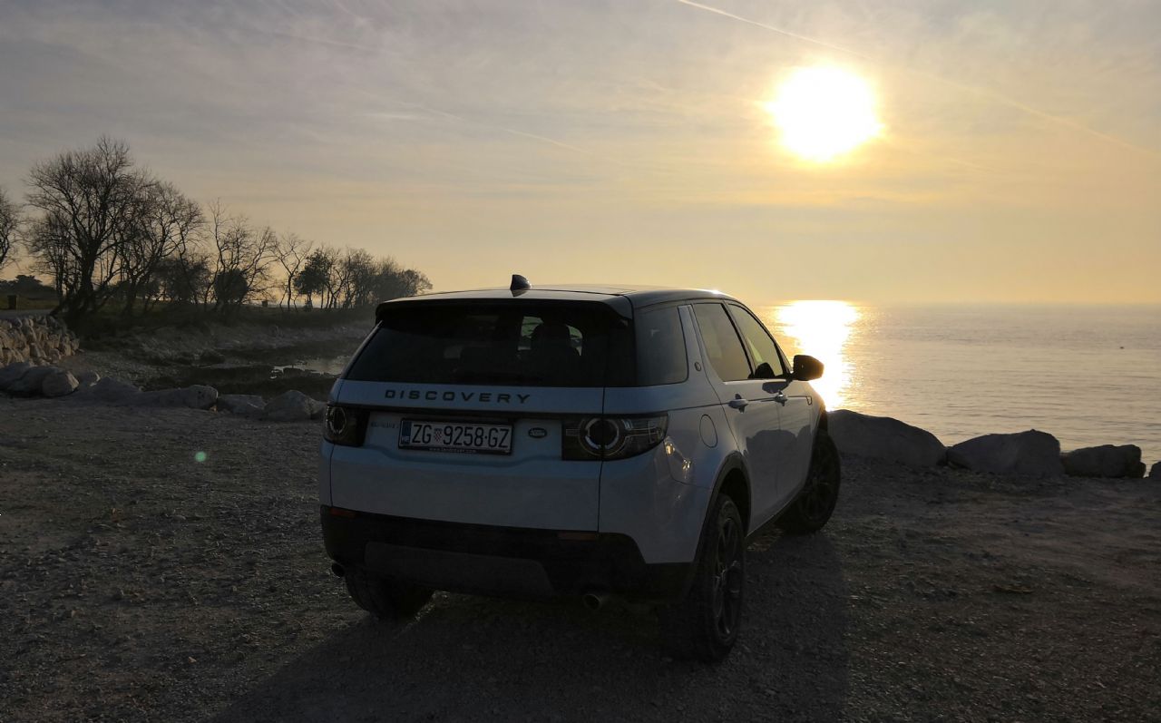 Kompaktni SUV za od tu do tam in še naprej Kompaktni SUV za od tu do tam in še naprej