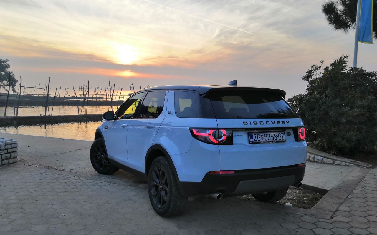 Kompaktni SUV za od tu do tam in še naprej Kompaktni SUV za od tu do tam in še naprej