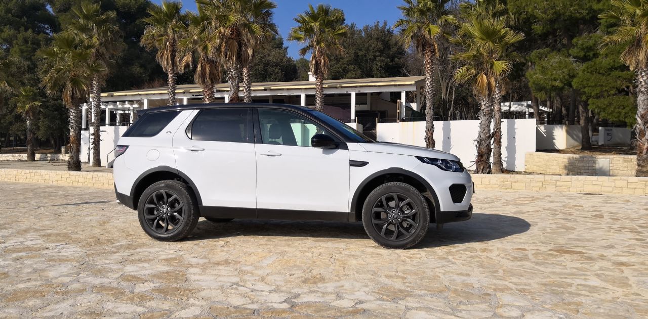 Kompaktni SUV za od tu do tam in še naprej Kompaktni SUV za od tu do tam in še naprej
