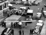Z letalom pristal sredi New Yorka – dvakrat! - fotografija 1