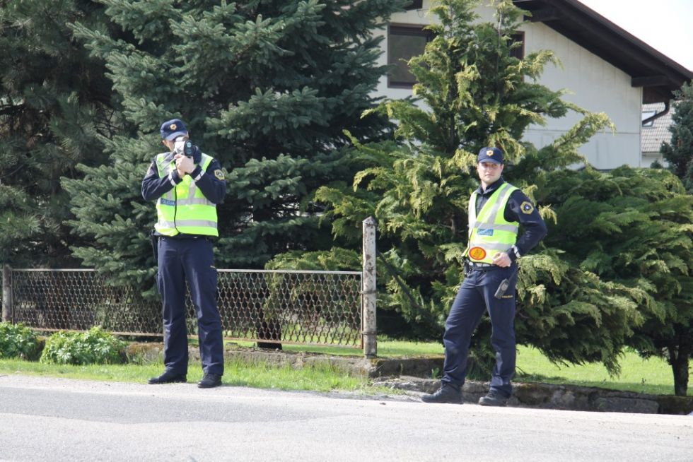 Pozor, naslednjih 6 dni poostren nadzor nad prehitrimi vozniki Pozor, naslednjih 6 dni poostren nadzor nad prehitrimi vozniki