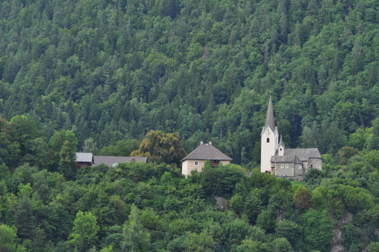 Z mestnim terencem po sledeh slovenstva Z mestnim terencem po sledeh slovenstva