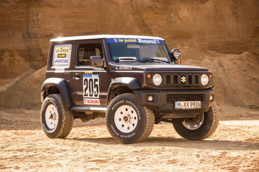 Jimny v slogu Dakarja Jimny v slogu Dakarja