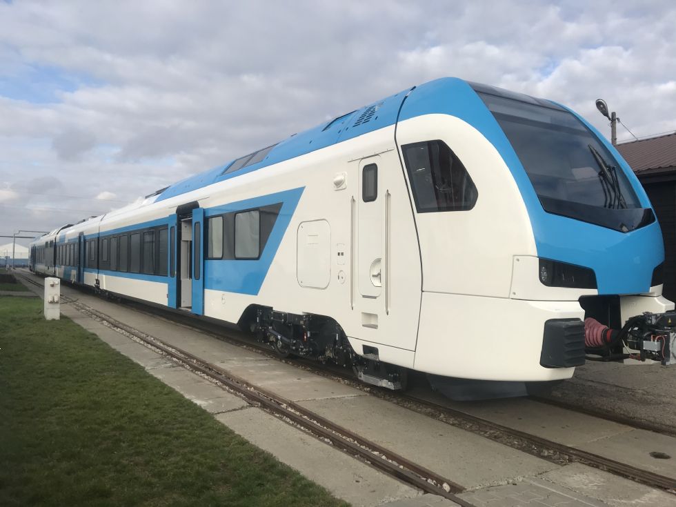 V Slovenijo prihaja 52 sodobnih potniških vlakov V Slovenijo prihaja 52 sodobnih potniških vlakov