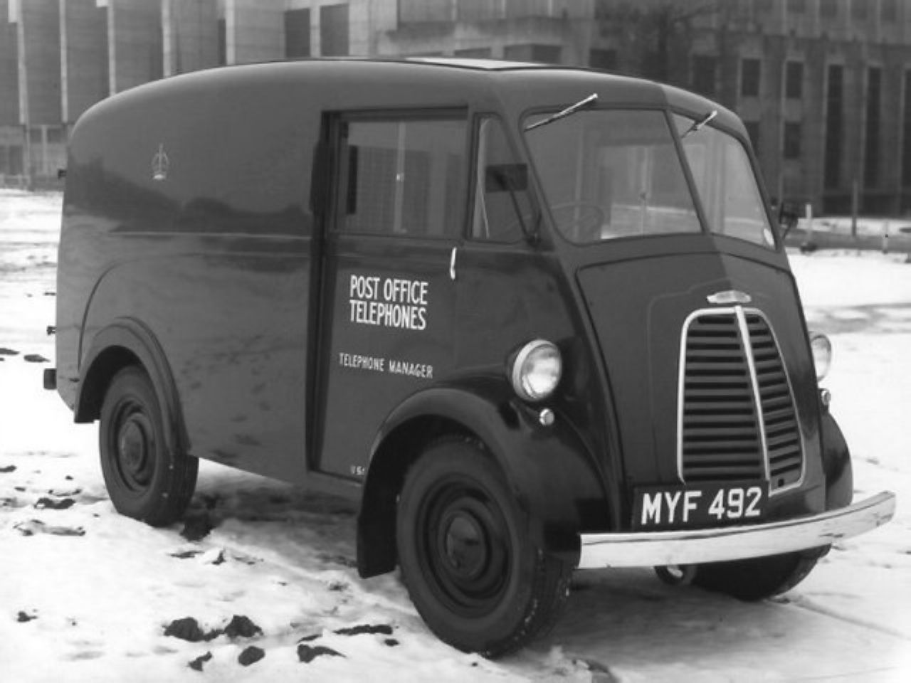 Legendarni Morrisov kombi se vrača kot električno vozilo Legendarni Morrisov kombi se vrača kot električno vozilo