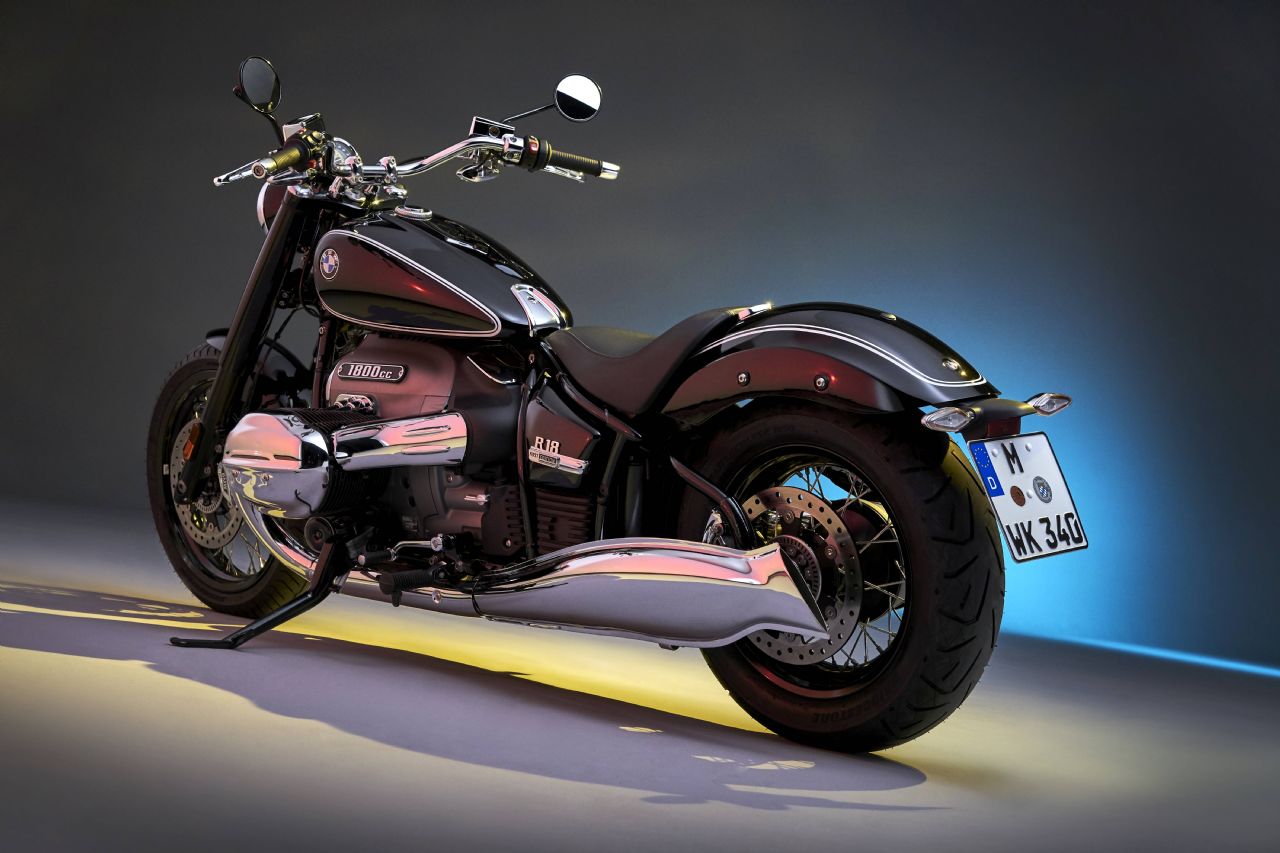 Kruzerski BMW R18 za nov krog kupcev