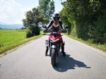 Izjemna cestna specialka z rešitvijo iz MotoGP dirkalnika - fotografija 19