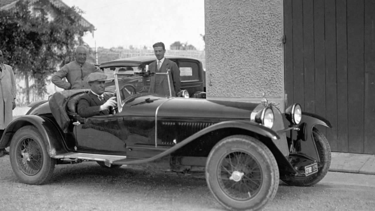 Mussolinijeva dirkalna Alfa za 60 tisoč lir gre v prenovo Mussolinijeva dirkalna Alfa za 60 tisoč lir gre v prenovo