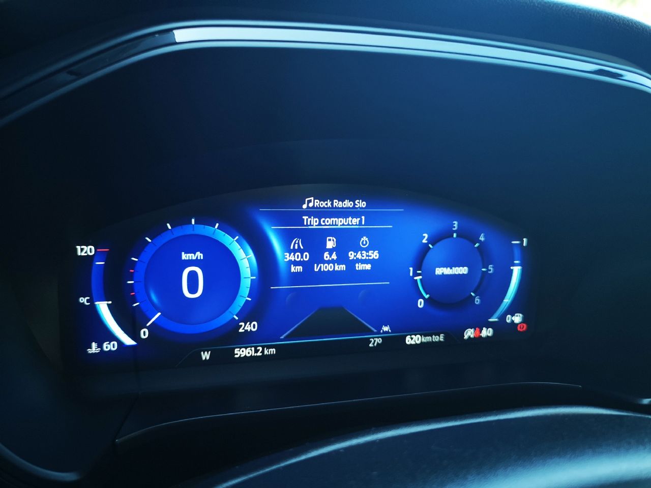 Zdaj tudi kot priključni hibrid Zdaj tudi kot priključni hibrid