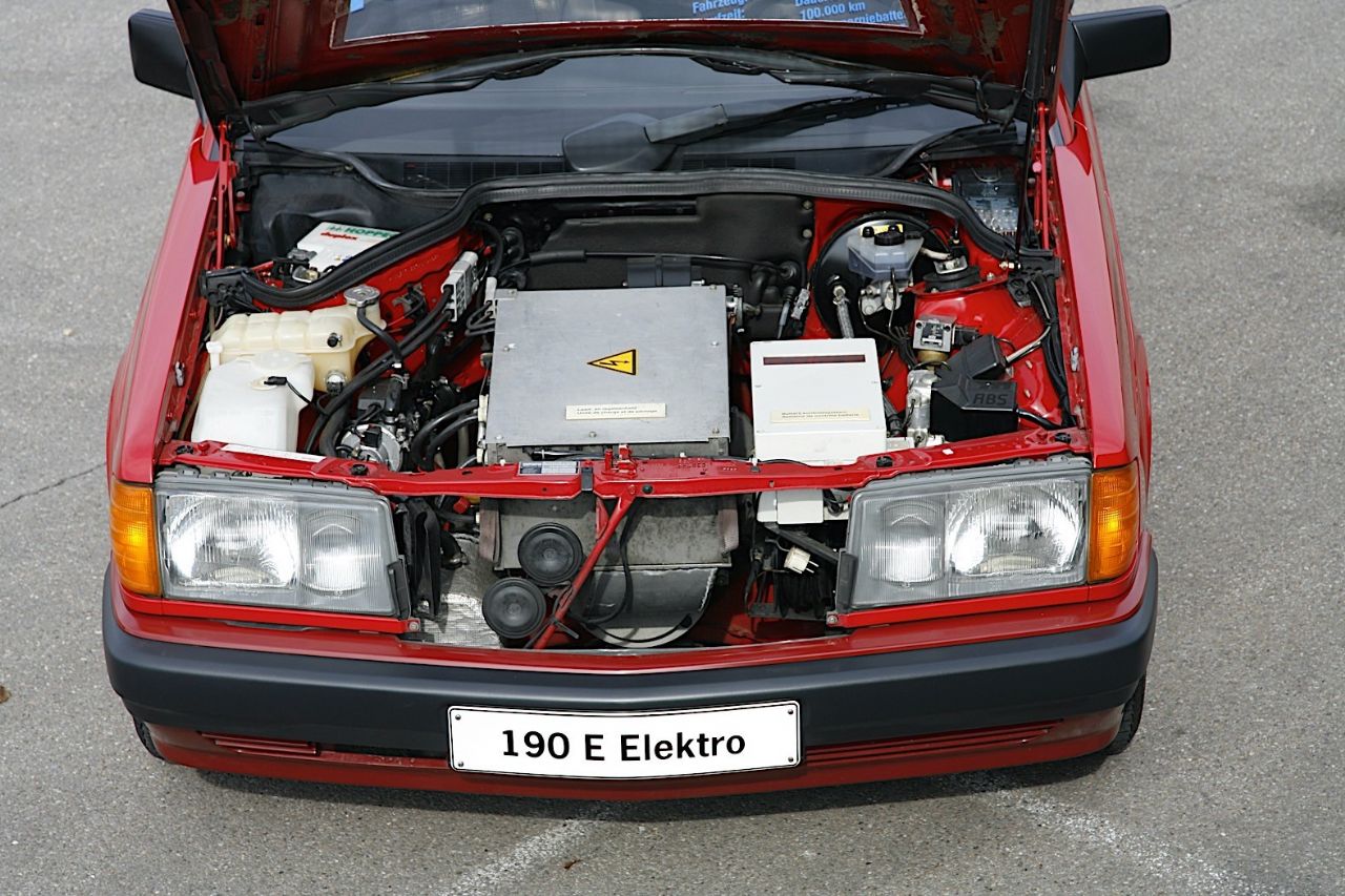 Mercedesovi prvi koraki v svet električnih vozil