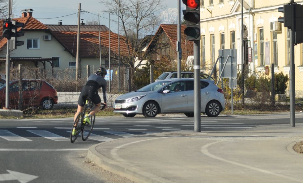 Kolesarji so zelo ranljivi, a pogosto tudi kršitelji Kolesarji so zelo ranljivi, a pogosto tudi kršitelji