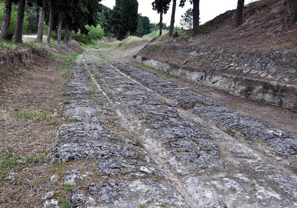Zametki železnice že v stari Grčiji Zametki železnice že v stari Grčiji