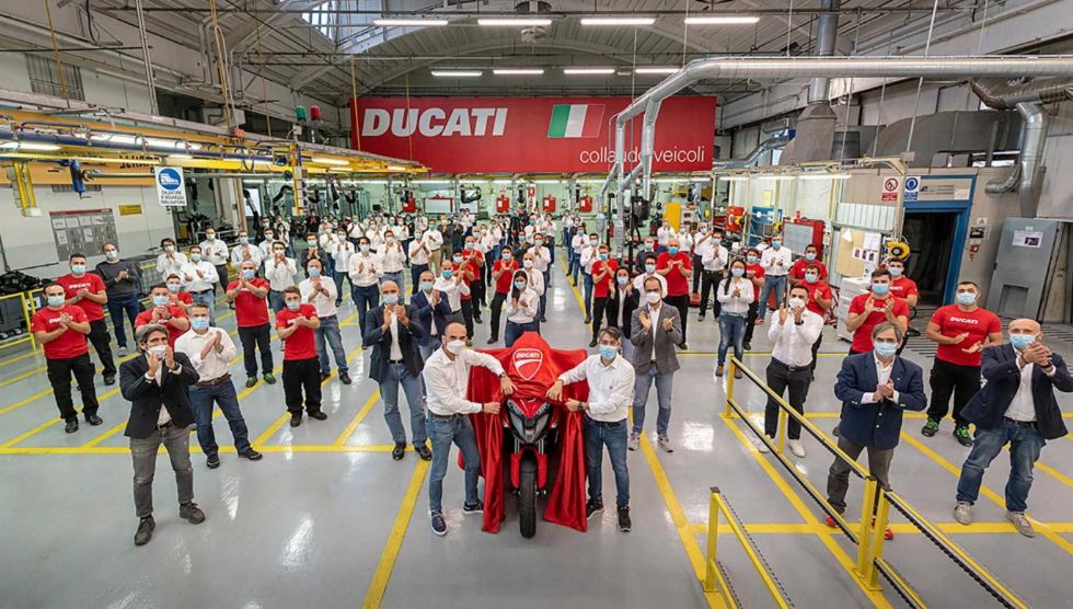 V4 pogon za Ducatijev potovalnik in prvič tudi nova varnostna tehnologija