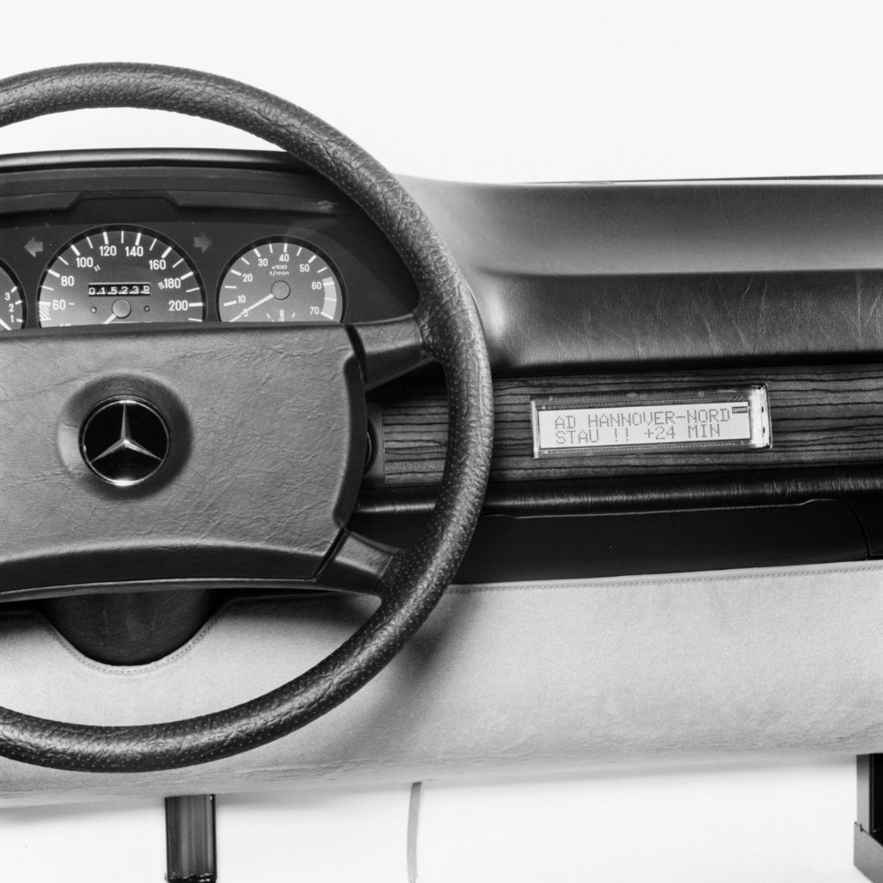 Štiri desetletja električnega prototipa 307 E Štiri desetletja električnega prototipa 307 E