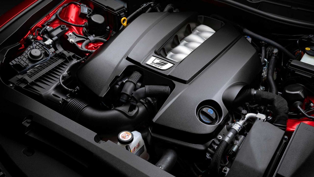 Vrnitev zmogljivega V8 Vrnitev zmogljivega V8