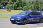Golf R je prava cestna specialka - fotografija 15