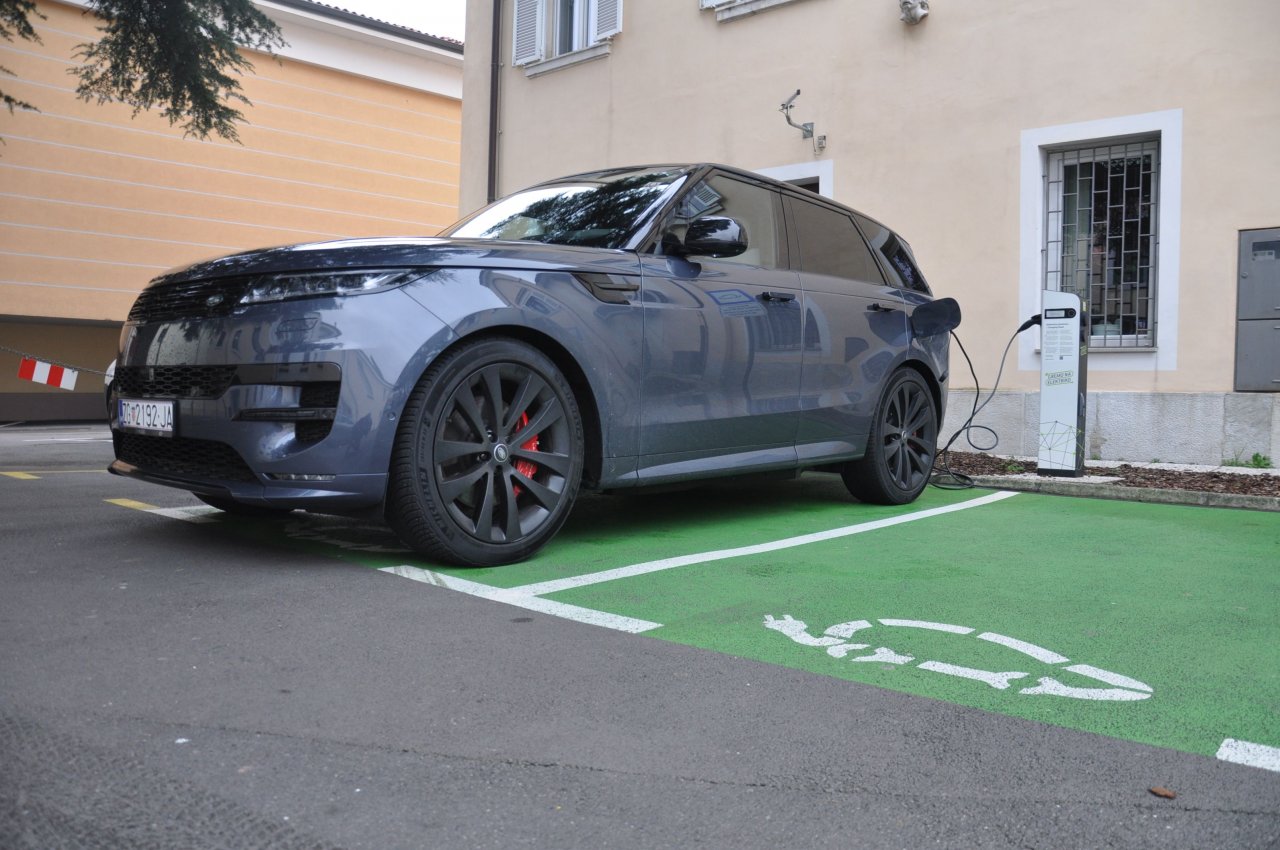 Aristokrat z dodatkom elektrifikacije Aristokrat z dodatkom elektrifikacije