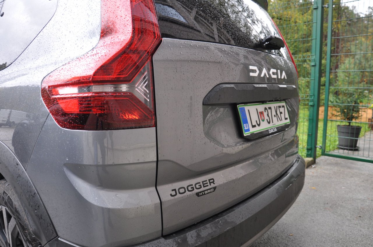 Največja Dacia na ceste pripelje čez dve leti Največja Dacia na ceste pripelje čez dve leti