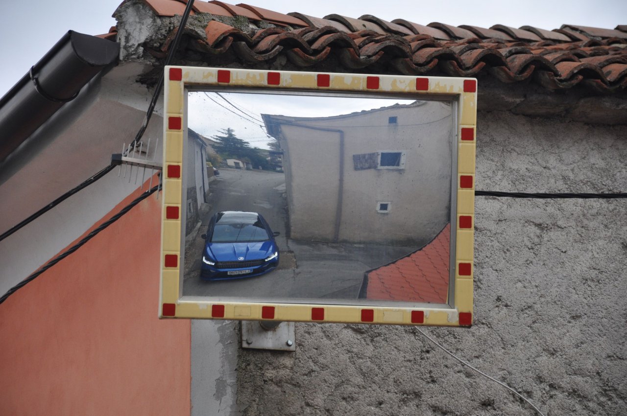 Po Krasu z električno Škodo 