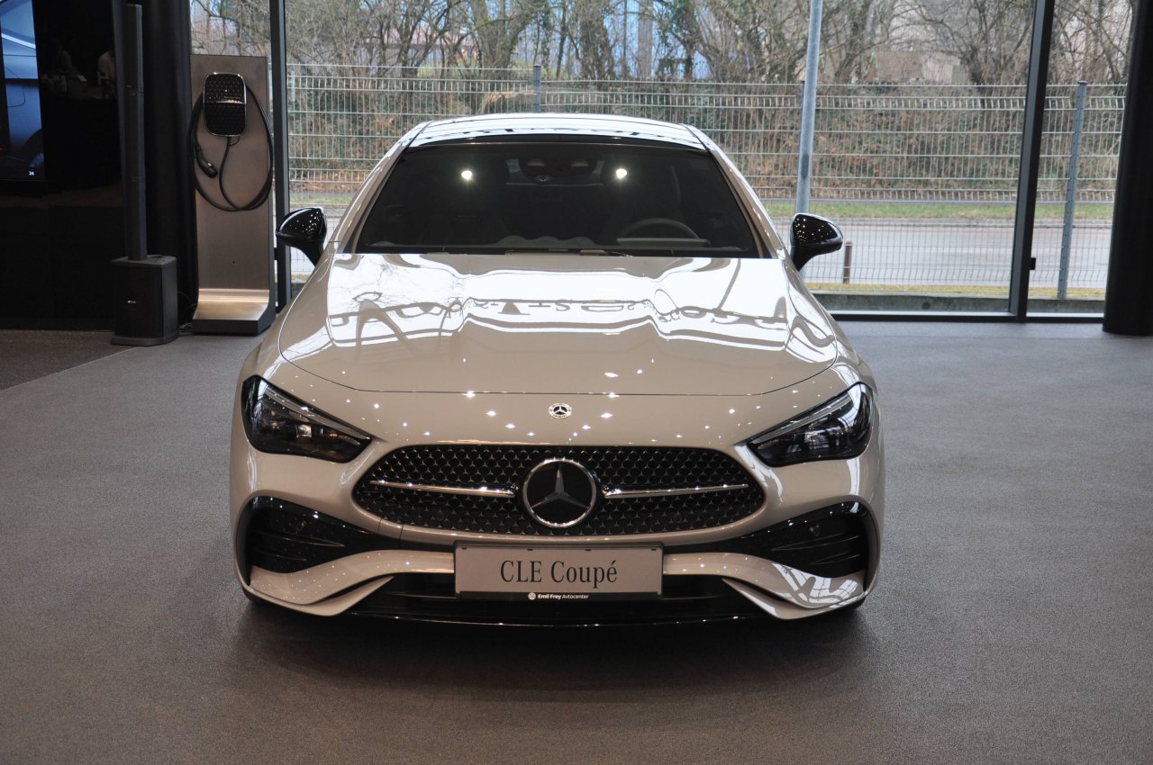 Res tisti pravi šik Mercedes Res tisti pravi šik Mercedes