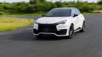 Lexus nevpadljivega križanca začinil s potentnim motorjem - fotografija 4
