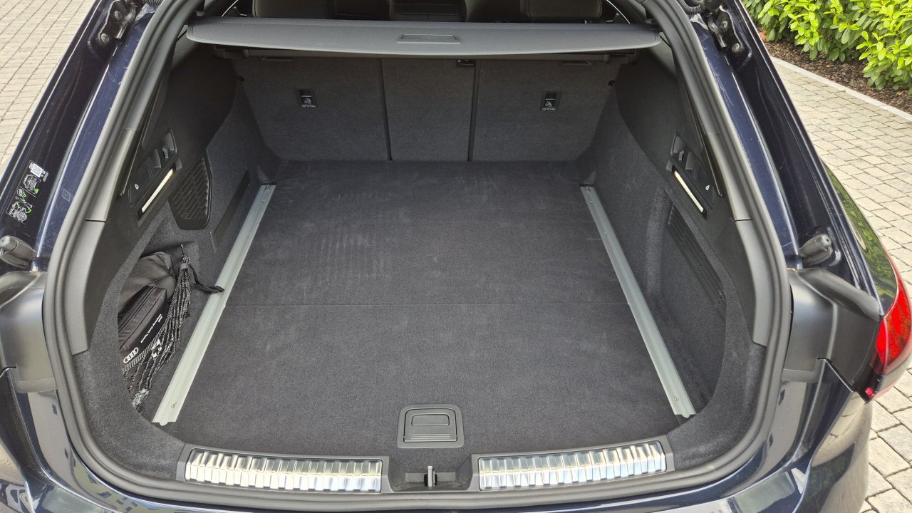 Najprej karavan, čez dva meseca še limuzina