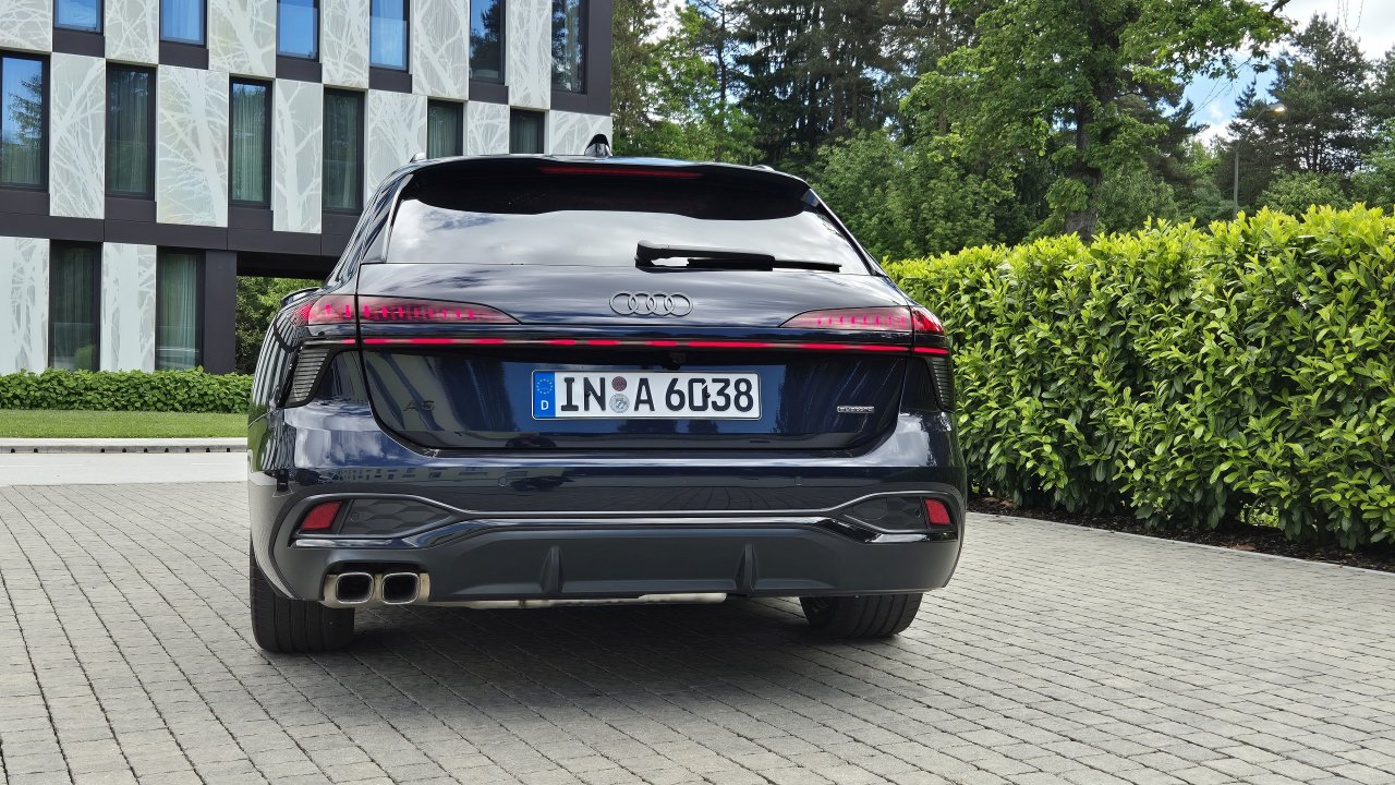 Najprej karavan, čez dva meseca še limuzina