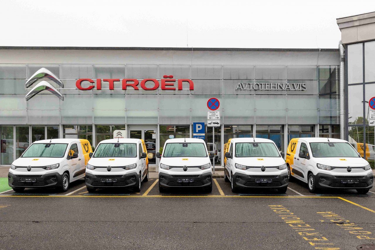 Poštarji po novem pošiljke dostavljajo tudi z električnimi Citroeni Poštarji po novem pošiljke dostavljajo tudi z električnimi Citroeni