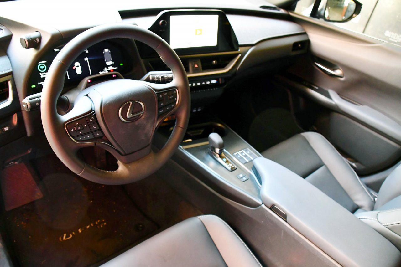   Nekaj kompaktnega, nekaj simpatičnega, nekaj prestižnega