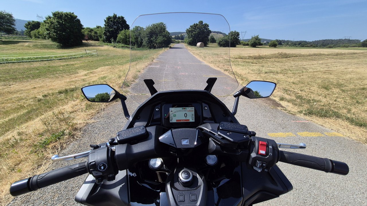 Kot nekakšen mini Goldwing