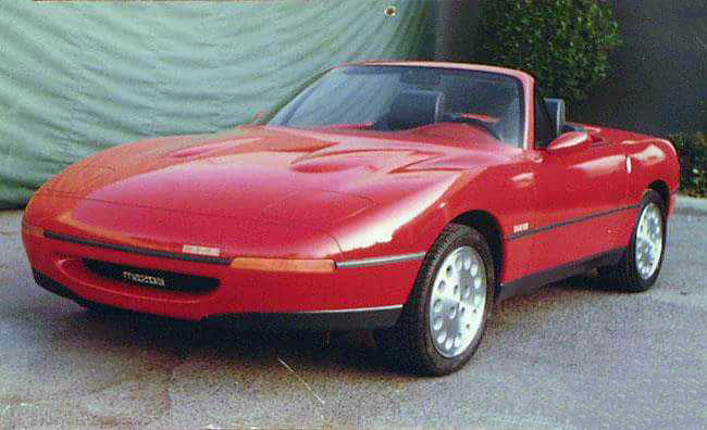 Prototip iz 1984 s precej drugačnim nosom, kot ga je imela potem prva generacija (NA). Prototip iz 1984 s precej drugačnim nosom, kot ga je imela potem prva generacija (NA).