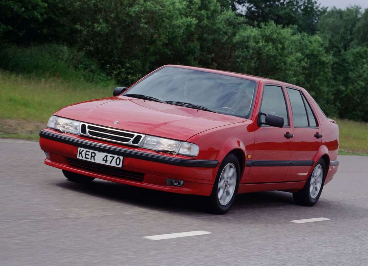 Saab 9000 je bil od konca osemdesetih Saabova admiralska ladja, vendar si platformo že deli z Alfo 164, Fiatom Cromo in Lancio Themo.