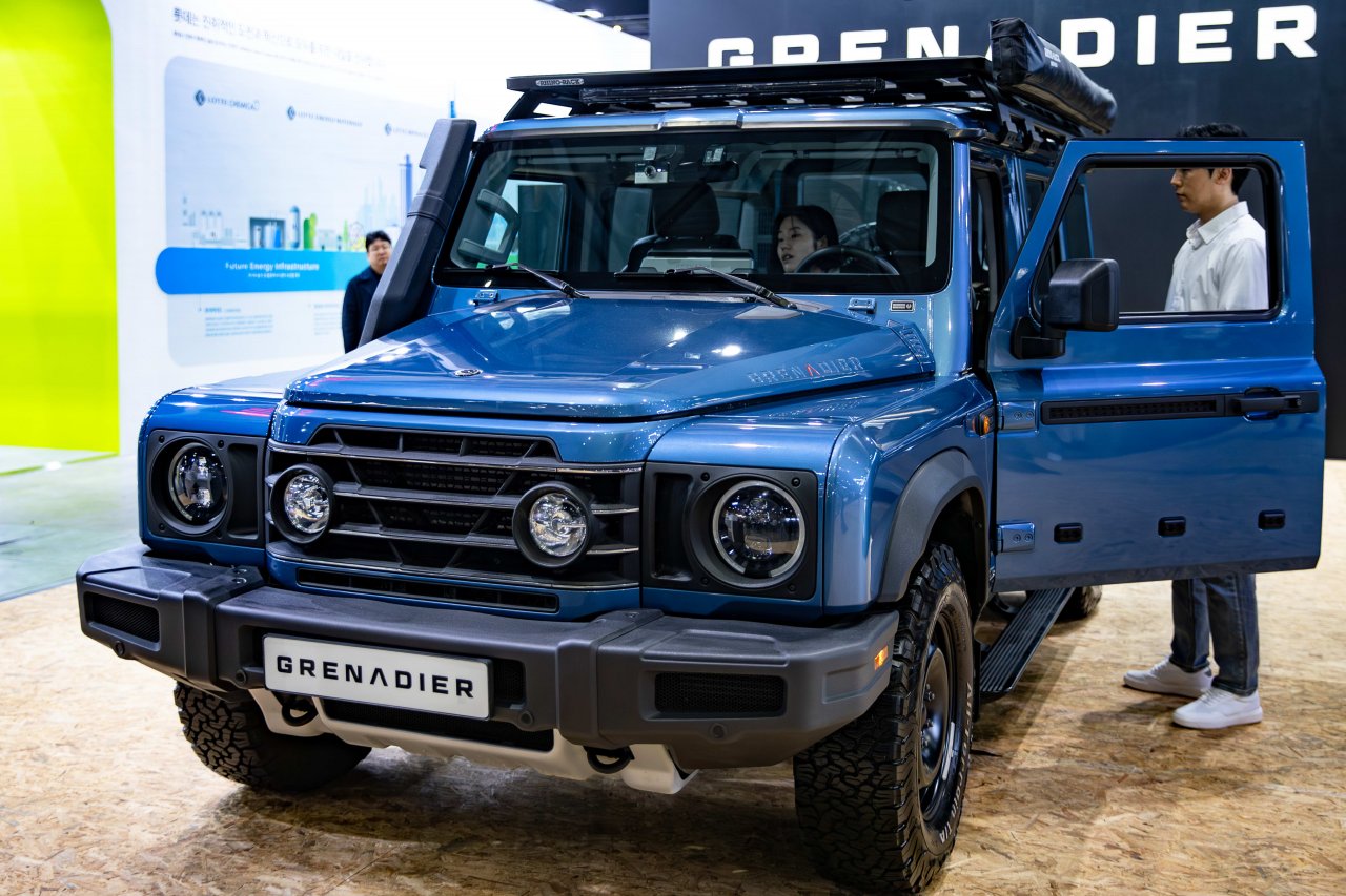 Pripeljal rabljenega Ferrarija F40, odpeljal novega Grenadierja Pripeljal rabljenega Ferrarija F40, odpeljal novega Grenadierja
