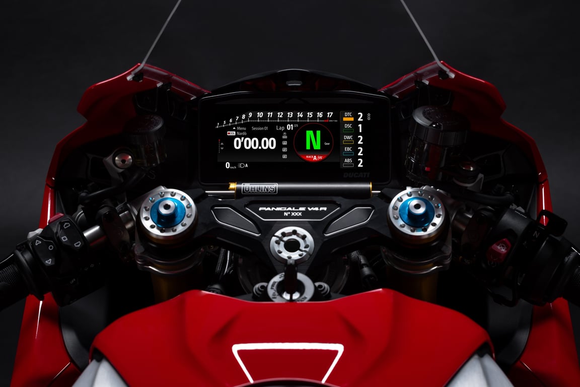 Cestna specialka, ki gre preko 330 km/h Cestna specialka, ki gre preko 330 km/h
