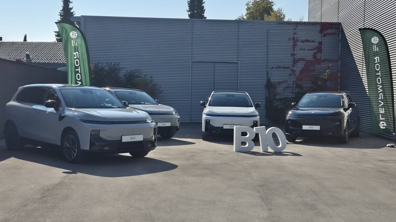 Družinski električni križanec za končnih 22 tisočakov Družinski električni križanec za končnih 22 tisočakov