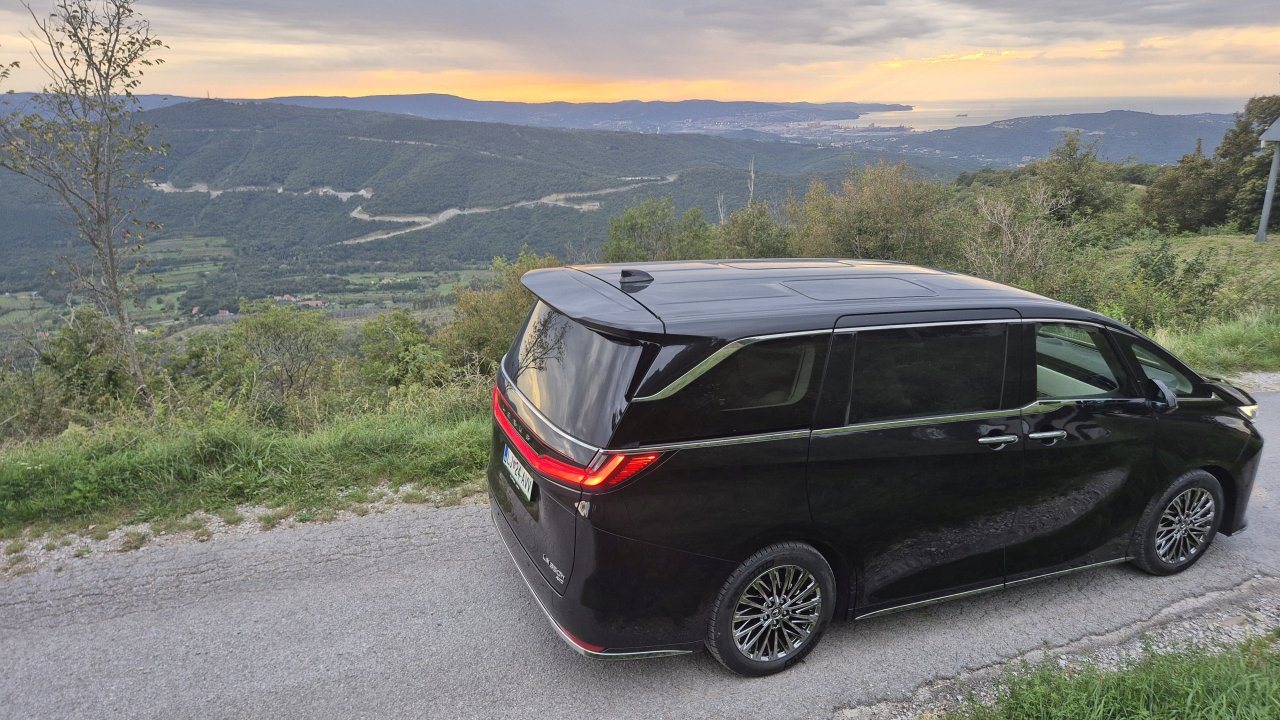 Rezerviran izključno za elito