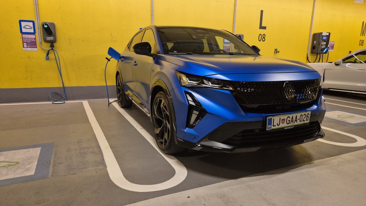 Vgrajene ima kar štiri motorje