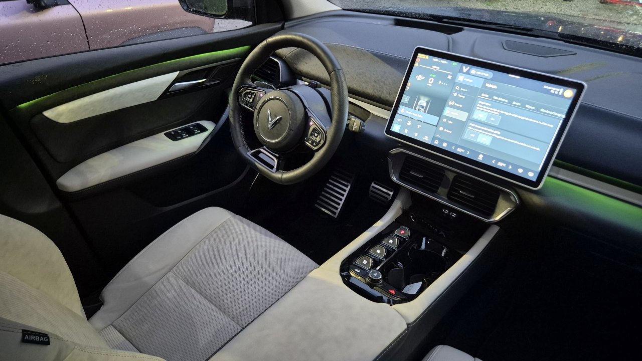 Prvič od blizu, decembra začetek prodaje